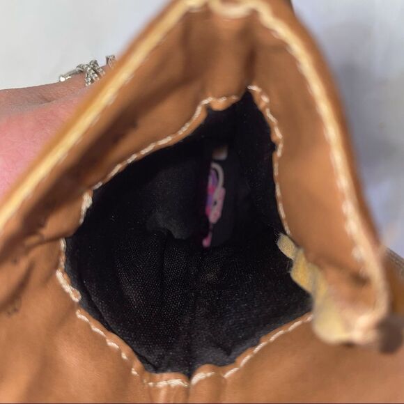 💋Bundle 4 items for $20. Add items💋 to a bundle - Picture 2 of 7